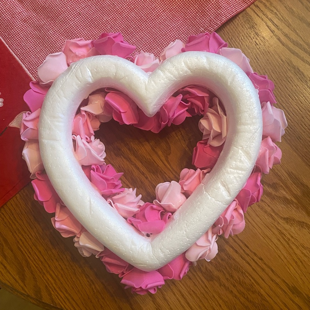 Pink and White Rose Heart Wreath - Picture 2 of 4